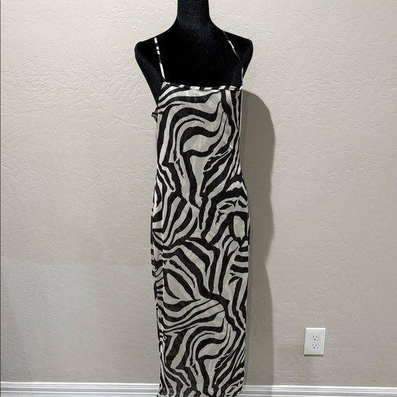 RESA Dresses & Skirts - RESA Black and White Zebra Midi Dress